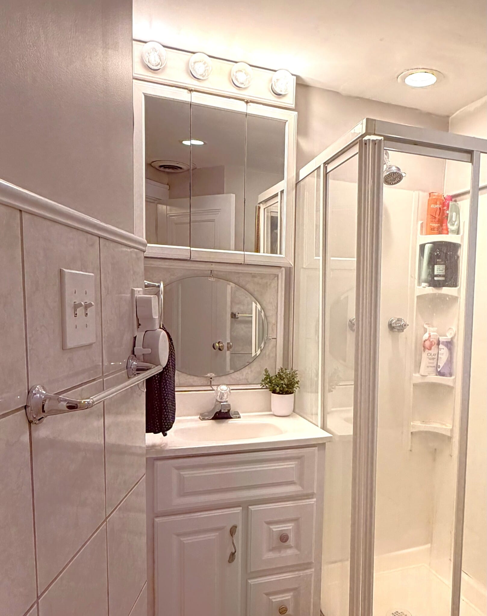 Bathroom shower - 104 Newburn Dr