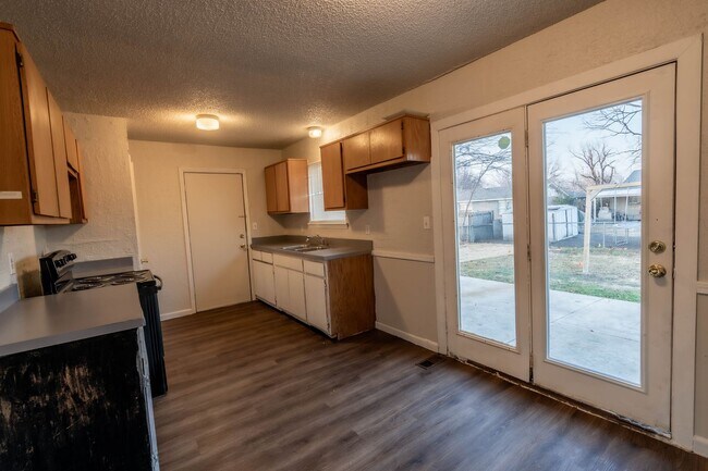Building Photo - Newly Renovated 3bed 2bath - UNION School ...