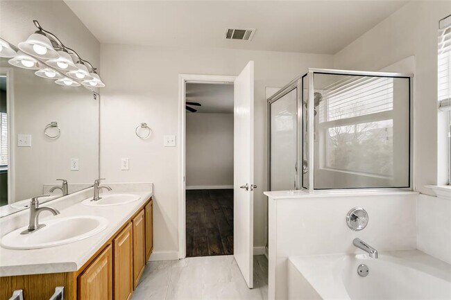 Building Photo - 1700 Anise Dr