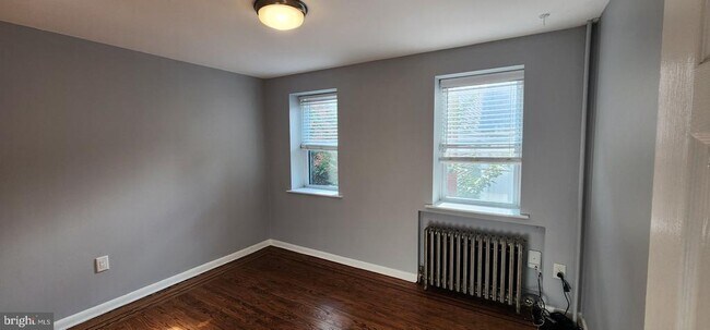 Building Photo - 714 S Percy St