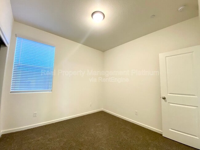 Building Photo - 4137 Beverly Ave