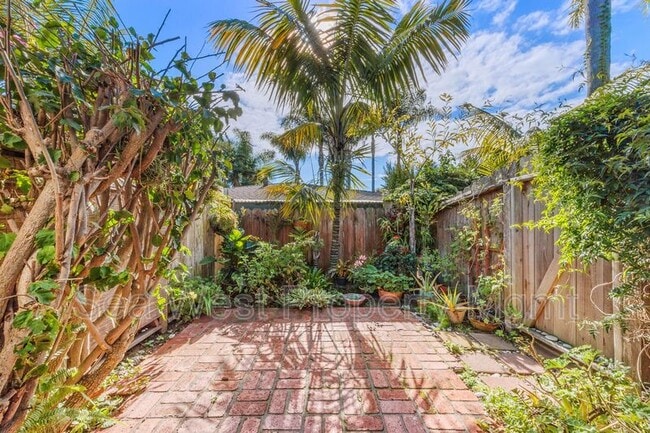 Building Photo - 754 Del Riego Ave