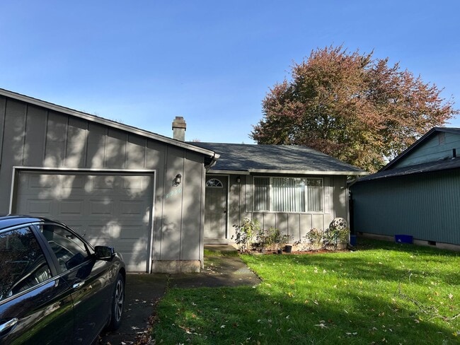 Primary Photo - 2 bedroom 1 bath duplex with a garage!