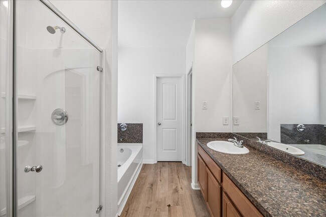 Building Photo - 10750 Nyla Spring St
