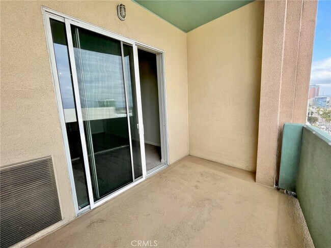Building Photo - 488 E Ocean Blvd