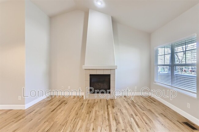 Building Photo - 805 Welch Ave