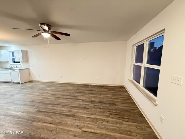Building Photo - 404 N Church Ave