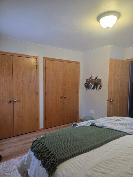 Double closets in each bedroom - 1903 Sagebrush Way