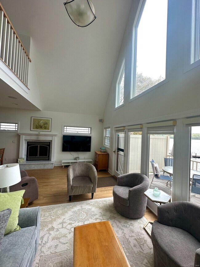 Building Photo - 12 Westover Ln