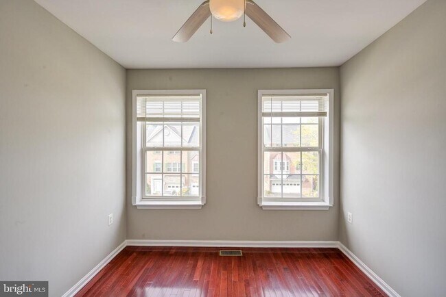 Building Photo - 4611 Kings Mill Way