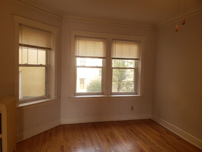 Building Photo - 4402 N Rockwell St