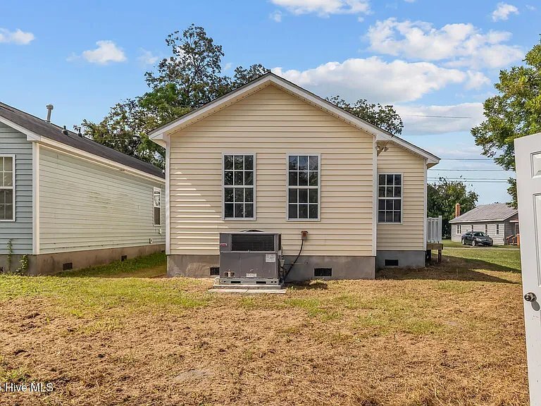 Building Photo - 212 Lawson St