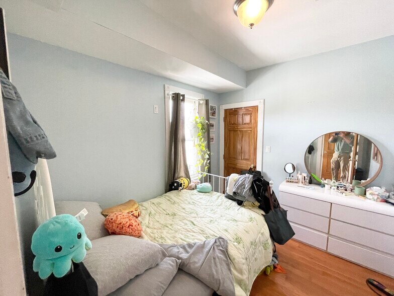 Building Photo - 44 Ward St