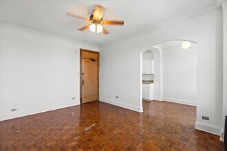 Building Photo - 1 bedroom in Chicago IL 60657