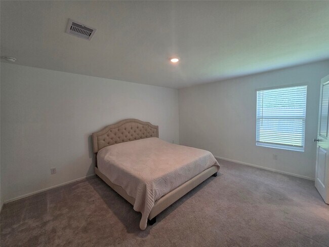 Building Photo - 314 Riverwood Village Ln