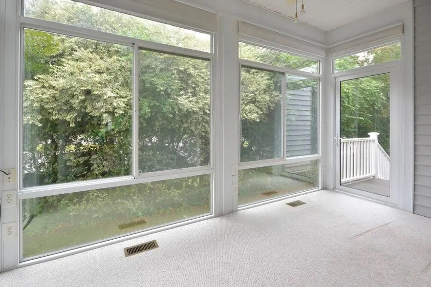 Building Photo - Room in House on Latta Cir