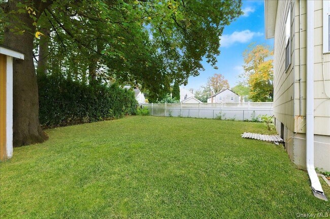 Building Photo - 10 Park Manor Ct