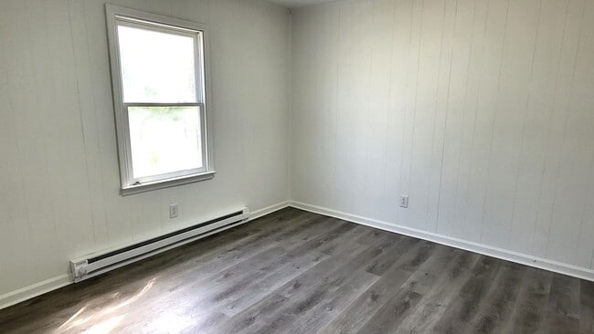 Building Photo - Remodeled Two Bedroom House for Rent in La...