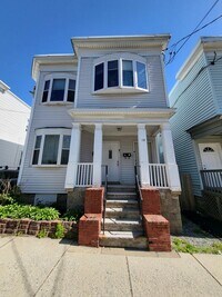 Building Photo - 12 Watts St