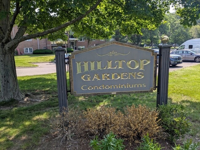 Primary Photo - 221 Rock St