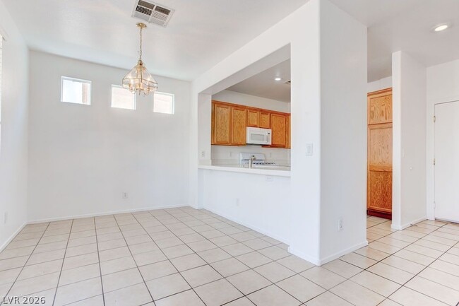 Building Photo - 9548 W Spring Blush Ave