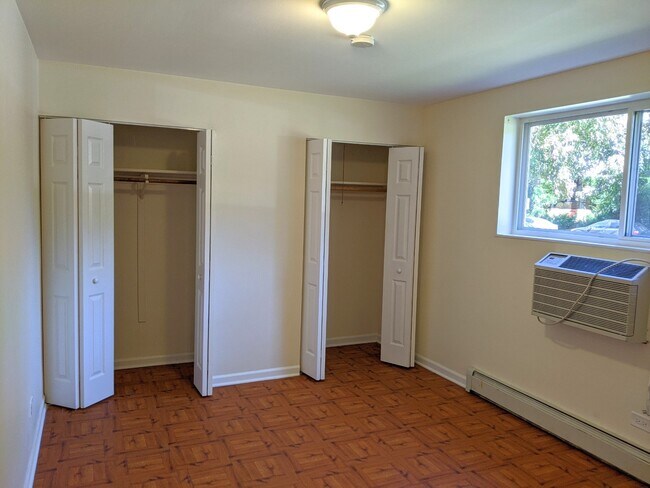 Bedroom 1 - 922 Hinman Ave