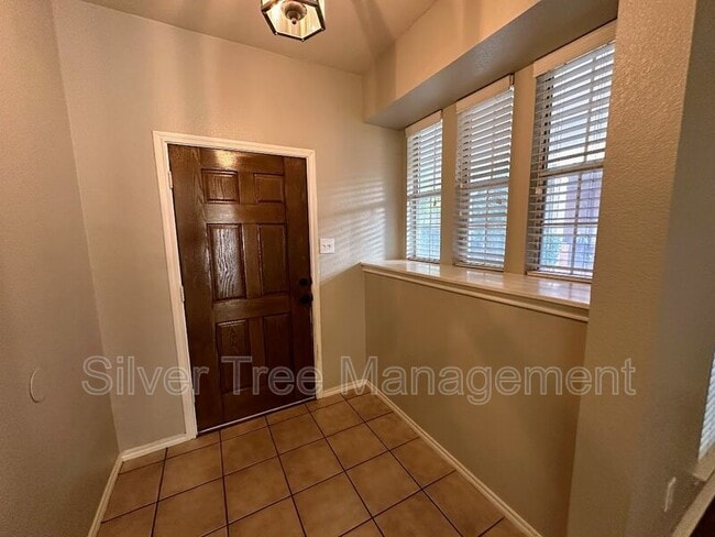 Building Photo - 420 Donagon Ct