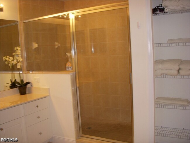 Building Photo - 11021 Gulf Reflections Drive