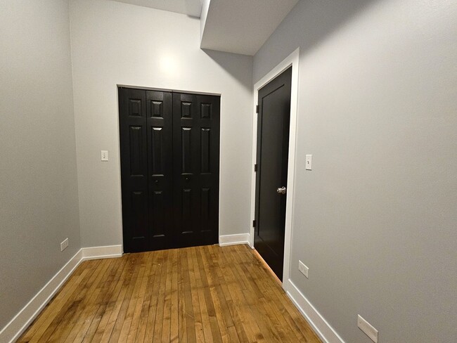 Building Photo - 3939 W Polk St