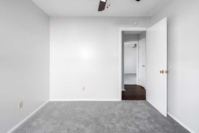 Building Photo - 5124 Rugby Rd
