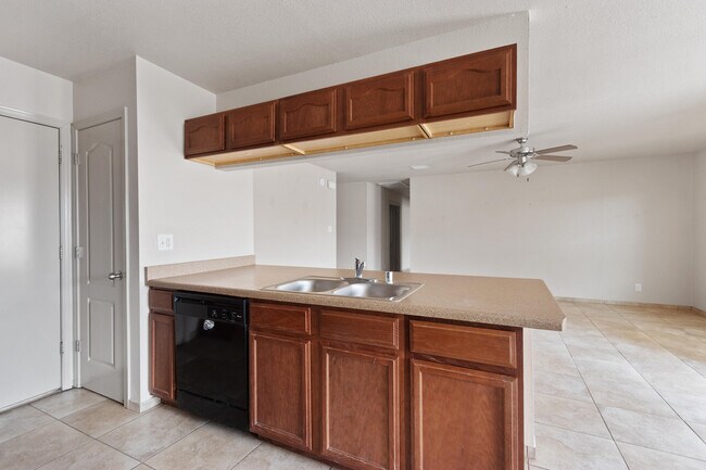 Building Photo - 608 Cactus Creek Pl