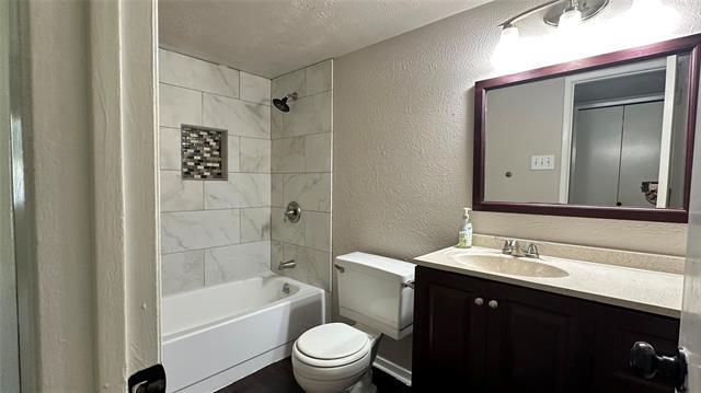 Building Photo - 534 Windsor Dr