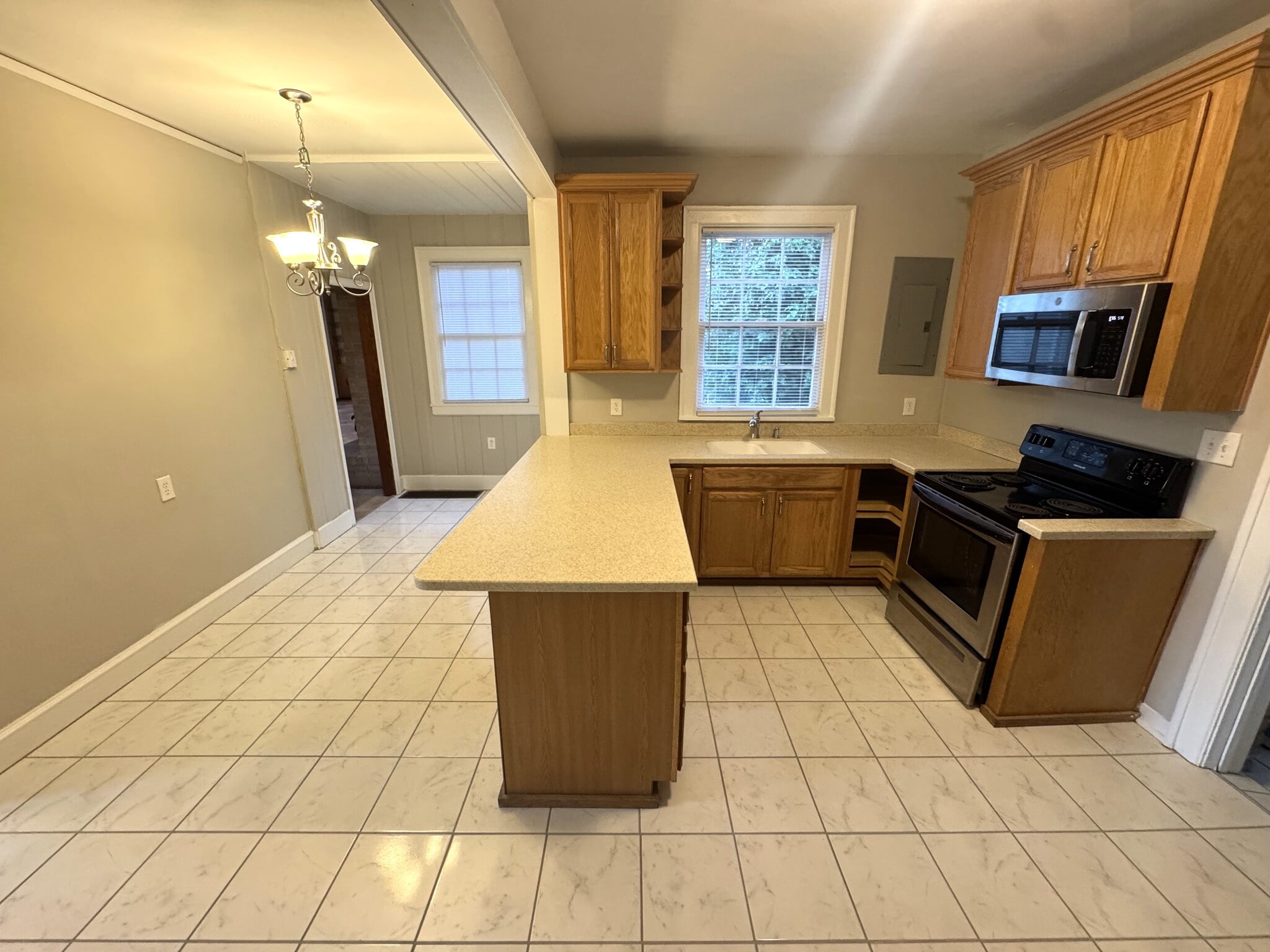 Building Photo - 1020 Cherry Hills Ct