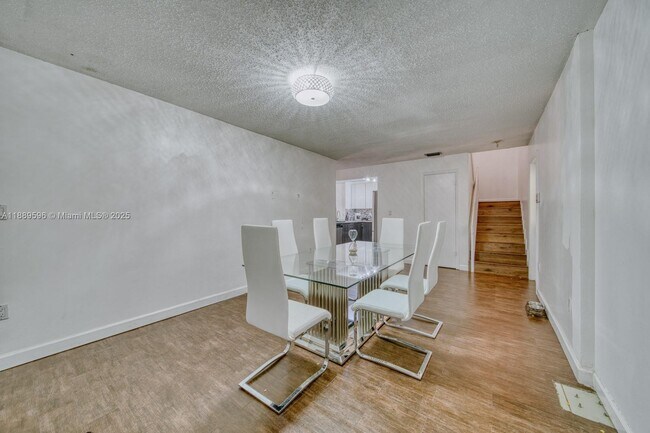 Building Photo - 10000 SW 147th Ct