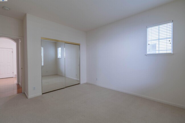 Building Photo - 1260 Ustilago Dr