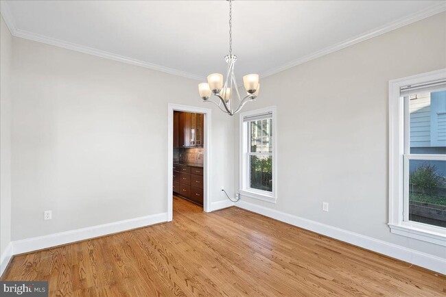 Building Photo - 902 Ramsey St