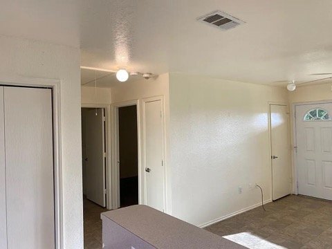 Building Photo - 13023 Pleasant Valley Dr