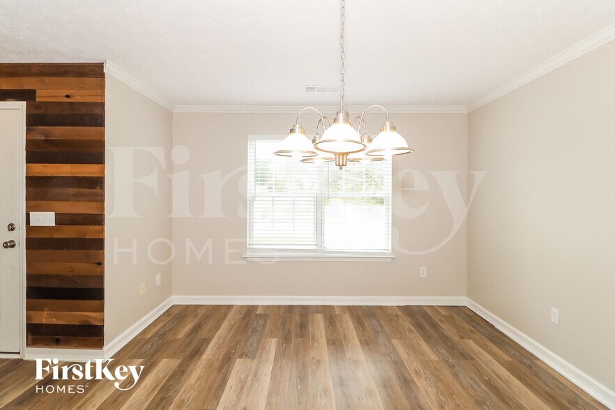 Building Photo - 8335 River Hill Commons Dr