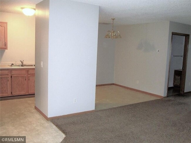 Building Photo - 626 W 8th St