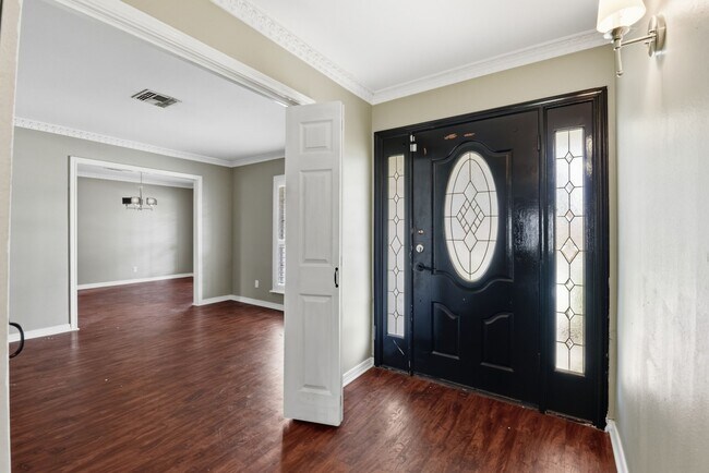 Building Photo - 7215 Ridge Oak Dr