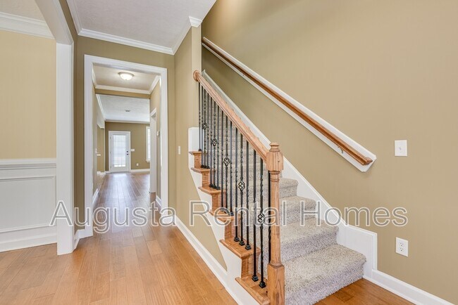 Building Photo - 180 Kenilworth Dr