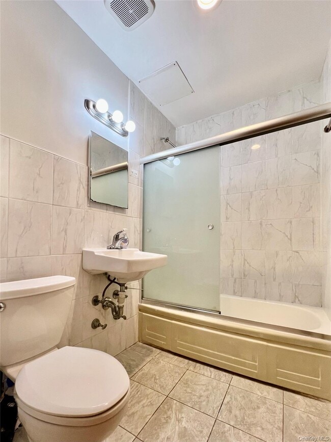 Building Photo - 25-40-40 77th St