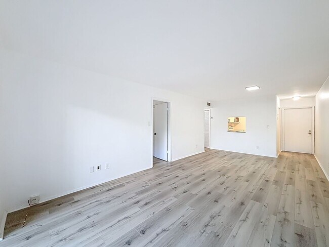 Building Photo - Newly remodeled  2 BEDROOM 2 BATH