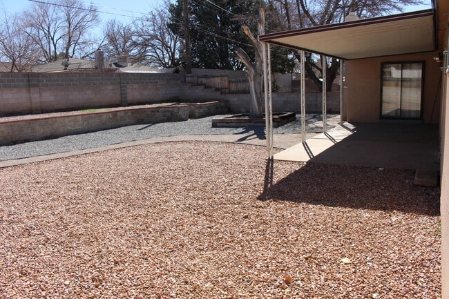 Building Photo - 3508 Piermont Dr NE