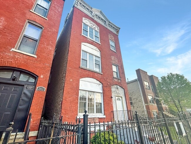 Building Photo - 2953 W Warren Blvd