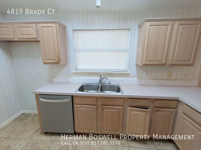 Building Photo - 4819 Brady Ct