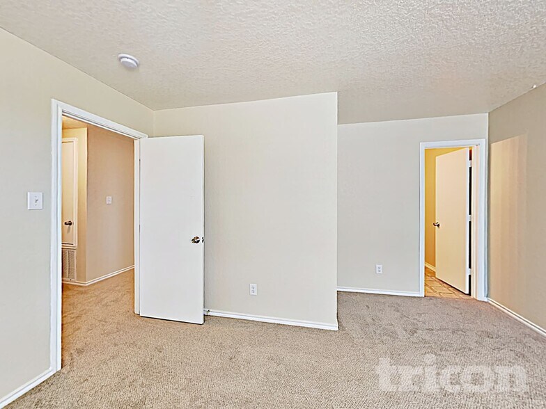 Building Photo - 13127 Southton Run