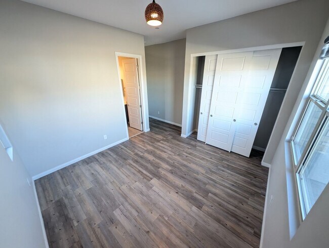 Building Photo - 11531 Great Bahama Way