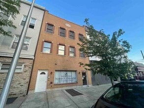 Building Photo - 836 Broadway