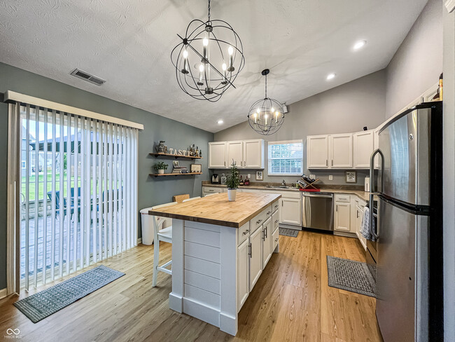 Building Photo - 2636 Bluewood Way
